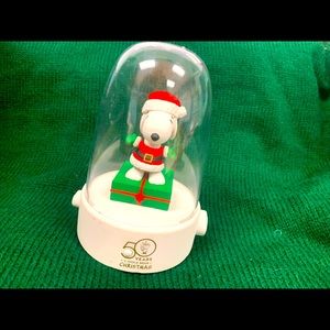 Peanuts 2015 hallmark snoopy tapper